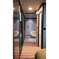 Cabine en verre de 10 pieds, isolée, en verre trempé, modulaire, préfabriquée, avec structure en acier léger, revêtement en bois, clé en main pour camping et complexe hôtelier