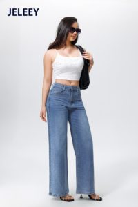 Jeans Moderni a Vita Alta, Vestibilità Ampia e Gamba Dritta con Strass Scintillanti per un Look Elegante e Sofisticato - Product Image 2