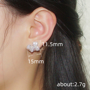 Orecchini a Perno con Fiocco in Oro Bianco, Argento 925 Placcato Rodio, Cristalli e Strass Taglio Brillante Rotondo, Romantici da Sposa per Donna - Product Image 5