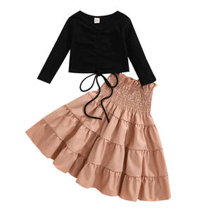 Ensemble haut noir à manches longues côtelé avec cordon de serrage et jupe longue rose bouffante à motif torsadé pour filles, collection automne 2022, vêtements pour enfants, vente en gros - Product Image 1