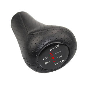 Poignée de levier de vitesses BMW 5 ou 6 vitesses en cuir perforé ergonomique avec logo personnalisé - Product Image 1
