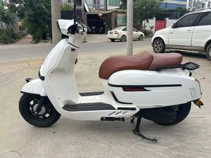 Motocyclettes à pédales Mika Vespas <span class=keywords><strong>150cc</strong></span> en provenance du Jiangsu, Chine, peuvent être expédiées directement par le fabricant pour l'exportation - Product Image 2
