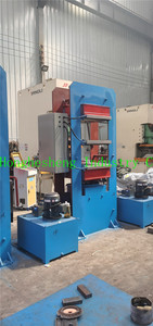 Petite machine de fabrication de pneus, 400-8 granulés de caoutchouc presse à moules pour pneus, vulcanisateur hydraulique - Product Image 3