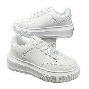 Zapatillas de plataforma de goma para mujer, transpirables, de invierno y otoño, con logotipo personalizado, diseño novedoso, para tenis, skate y baloncesto, con luces, suaves - Product Image 2