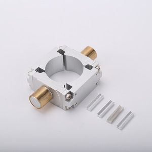 Accessoires pour cylindres SC Standard : Trunnion intermédiaire à dégagement rapide et cylindre central pivotant d'urgence pour le démontage des cylindres - Product Image 1