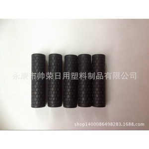Poignées de guidon Shuai Rong TPR 13,5*3,5 cm à motif hexagonal pour bandes de résistance - Product Image 3