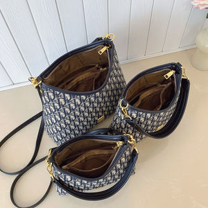 Sac fourre-tout en PU de haute qualité. Sac à main élégant pour femme. Convient à un usage quotidien. - Product Image 2