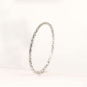 Anillo Minimalista con Forma de Estrella |   Diseño Circular Simple de Acero Inoxidable | Cinta Delgada de 1 mm |   Elegante Anillo con Diseño de Estrellas para Mujer | Joyería de Moda - Product Image 2