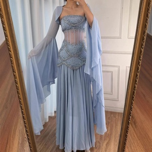 <span class=keywords><strong>Abito</strong></span> da ballo Serene Hill LA72978A in chiffon <span class=keywords><strong>blu</strong></span> con corsetto e gonna a trapezio, maniche lunghe a campana, per matrimoni e serate eleganti 2026 - Product Image 3