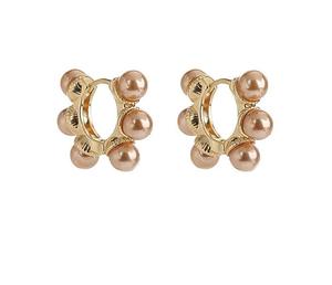 Nouvelles Boucles d'Oreilles Géométriques Élégantes en Zircon Cubique Gris Plaqué Or 18K – Bijou Tendance et Résistant pour Elle - Product Image 1