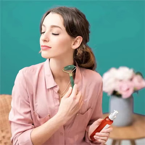 Ensemble d'outils de massage Gua Sha, planche Gua Sha avec rouleaux à double tête, planche faciale avec dispositif Gua Sha pour lifting du visage - Product Image 3