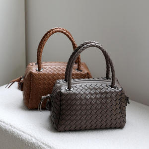 Retro Woven Brown Tote Bag Light Luxury Texture Hand-held Crossbody Bag High-end Date Large-capacity Women's Bag - Product Image 1