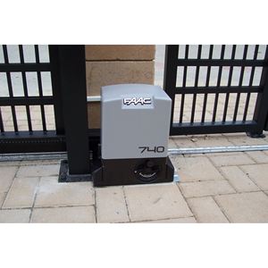 Kit d'automatisation de portail coulissant Faac 740 500Kg 230V Design industriel - Product Image 2