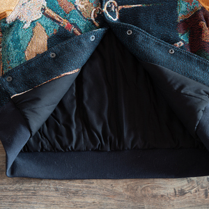 Blouson aviateur personnalisé en tapisserie jacquard pour fumeurs Blouson à col côtelé tissé à motif chaud et boutonné - Product Image 3