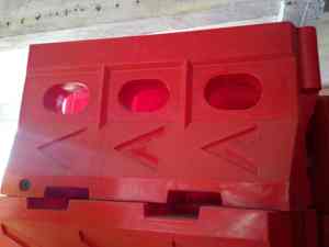 Barriera di sicurezza stradale in plastica rossa per Rotomolding pieno d'acqua - Product Image 4