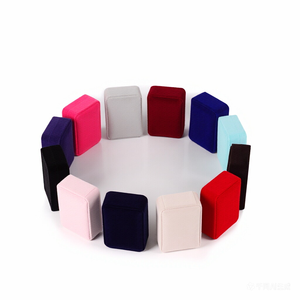 Boîtes à bijoux en velours à fermeture à pression, doublure en éponge, coins arrondis, multicolores, multi-styles, logo personnalisé, vente en gros d'usine - Product Image 5