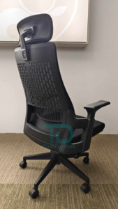 Chaise pivotante de bureau avec tissu ergonomique en maille à pattes croisées pour le travail des invités à la maison - Product Image 5