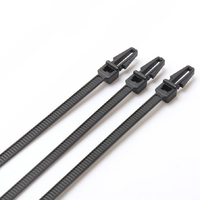 Attache-câble autobloquante en nylon de type plug