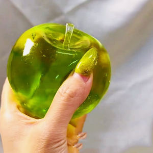 Jouet anti-stress en TPR en forme de pomme au thé vert et à la maltose, nouveau, 8 cm, cadeau pour enfants et adultes, jouets pour soulager la fatigue, vente en gros - Product Image 1