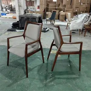 Деревянный стул для столовой