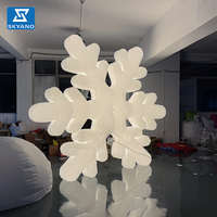 Modèle de flocon de neige géant gonflable de Noël avec lumière LED pour décor de maison