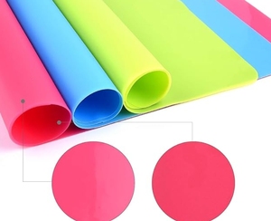 Customized Eco-Friendly Clear Silicone Rubber Placemat Traditional Square Heat-Activated <strong>Table</strong> <strong>Protector</strong> Dining Decoration <strong>Pad</strong> - Product Image 3