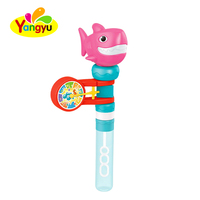 Jouet Trombone à bulles en forme de requin de dessin animé de qualité supérieure, boîte de présentation 12 pièces, vente en gros