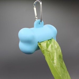 Distributeur de sacs à déjections pour animaux de compagnie, support portable en silicone en forme d'os pour sacs à crottes pour chiens, fournitures pour animaux de compagnie, bleu - Product Image 1
