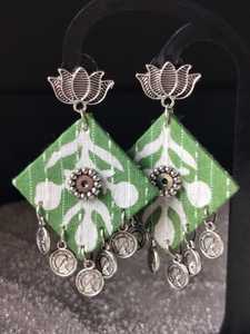 ต่างหูห้อยรูปดอกไม้สไตล์โบโฮชิคทันสมัย ทำด้วยผ้าเนื้อเบา งานแฮนด์เมด คุณภาพสูง ชุบโลหะผสมแบบออกซิไดซ์ เป็นมิตรกับสิ่งแวดล้อม - Product Image 3