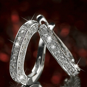 Orecchini a polsino a forma di U con zirconi geometrici per donna, gioielli per l'orecchio alla moda e scintillanti - Product Image 1