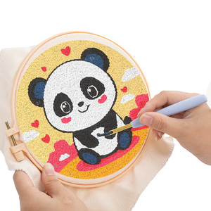 Người mới bắt đầu đấm kim Bộ dụng cụ 20cm Poke thêu phim hoạt hình Gấu Trúc Đấm thêu mẫu tự làm đấm kim nghệ thuật Kit thủ công - Product Image 4