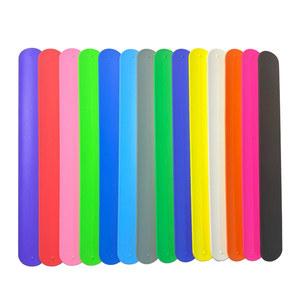 Pulseras de silicona de color sólido al por mayor para actividades de team building de empresas y regalos promocionales - Product Image 6