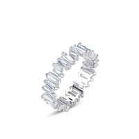 Anillo de Plata de Ley 925 con Circonita Cúbica en Forma de Baguette de Geometría Irregular Brillante de Moda