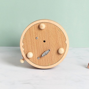 Mai luminoso carosello di sollevamento all'ingrosso di <span class=keywords><strong>legno</strong></span> di faggio carosello con funzione di regalo di compleanno - Product Image 4