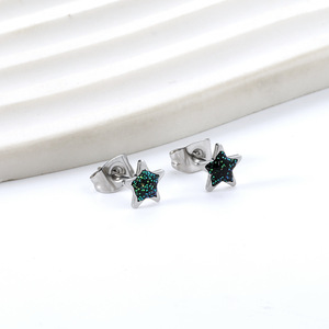 ต่างหูสแตนเลสทรงดาว ดีไซน์ห้าแฉก ประดับเพชรขนาดเล็ก เหมาะสำหรับใส่ทุกวัน - Product Image 2