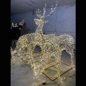 Décoration de Noël extérieure lumineuse en forme de renne LED de 1,80 m à 2,70 m, motif cerf, pour parcs, hôtels et centres commerciaux - Product Image 4