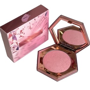 แป้งไฮไลท์เตอร์กลิตเตอร์ Glow Diamond ชิมเมอร์ คอนทัวร์ อิลลูมิเนเตอร์ สีโรสโกลด์ สำหรับความงามในทุกวัน - Product Image 5