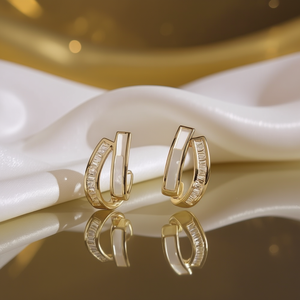 Orecchini a Cerchio Dorati da Donna, Placcati in Oro 18K, con Cristalli e Strass, Design Geometrico Minimalista per Uso Quotidiano - Product Image 2