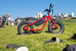 Vélo d'équilibre électrique pour enfants, moteur 250W, style <span class=keywords><strong>Stacyc</strong></span>, mini vélo d'équilibre électrique pour enfants - Product Image 4