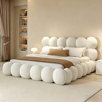 Lit King Size Tendance en Tissu avec Rangement, Meuble de Chambre Moderne et Rembourré, Style Nuage, Dernier Cri, en Vente