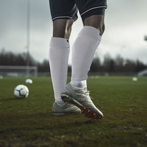 HYPE Calcetines Deportivos Shin Warmer Pierna Mangas Compresión Pantorrilla Mangas para Jugadores de Fútbol con Protección de Espinilleras - Product Image 4