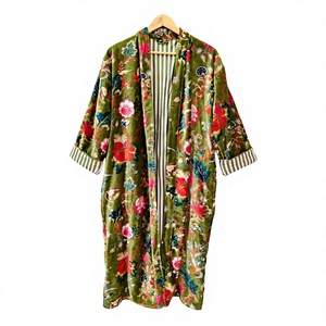 Kimono élégant en velours à motifs floraux et arbres pour femme, robe longue à manches trois quarts, à porter en hiver, en été et au printemps, plusieurs couleurs - Product Image 1