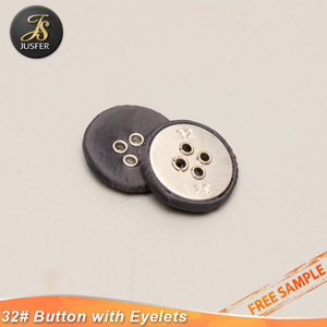 Nút Tròn Kết Hợp Với Logo Nắp Vải Phẳng Phía Sau Có Khoen Cho Trang Phục - Product Image 6