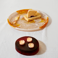 Assiette de service en résine polie faite à la main, design rond, motif marbré, plat artistique, écologique, passe au lave-vaisselle, idéal pour les fêtes