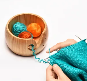 手作りカスタム竹木製かぎ針編みポータブルヤーンコーンボールボウルホルダースタンドかぎ針編み蓋付きかぎ針編み