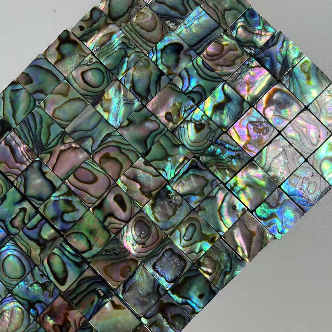 มีสีสัน