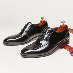 Zapatos de Vestir de Cuero Charol Estilo Británico para Hombre - Zapatos Oxford Retro con Punta Tallada, Ligeros, Transpirables y Antideslizantes - Product Image 6