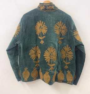 Chaqueta Kimono de Terciopelo Suzani con Bordado de Animales, Encaje de Algodón y Botones, Estilo Boho, Abrigo de Invierno, Fabricante y Exportador OEM de India - Product Image 4