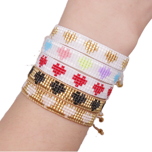 Bracelet en bois perlé réglable fait main, motif cœur, style bohème, bijoux tissés, multicolore, cadeau pour femme - Product Image 1