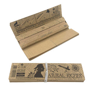 กระดาษมวนบุหรี่แบบพรีเมียม ไม่ฟอกขาว เผาไหม้ช้า พร้อมกาวอะราบิกธรรมชาติ เชือกยืดหยุ่นในตัว พร้อมฟิลเตอร์ในตัว ขนาดคิงไซส์ สลิม 32 แผ่น - Product Image 1